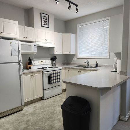 301, 5211 - 39 Street - Photo 4