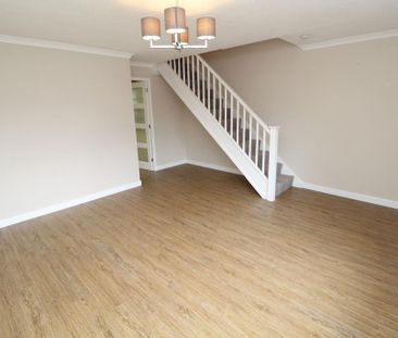 3 bedroom end of terrace house to rent - Photo 2