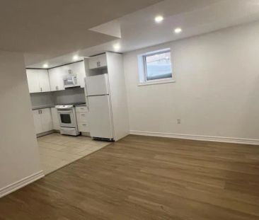 138 ARMITAGE DRIVE - Photo 3