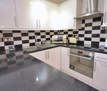 Brangwyn Crescent, London, SW19 - Photo 6