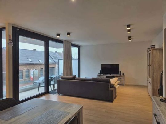 Appartement te huur - Photo 1