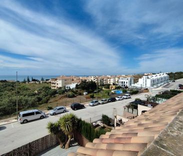 3 bedroom luxury House for rent in Benagalbón, Andalusia - Photo 2