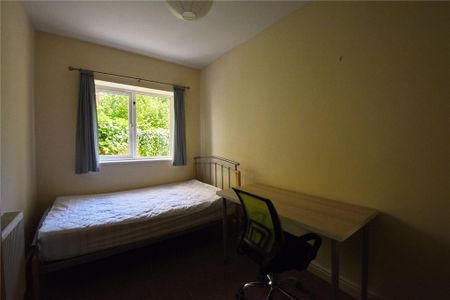 4 bedroom semi-detached house to rent - Photo 4