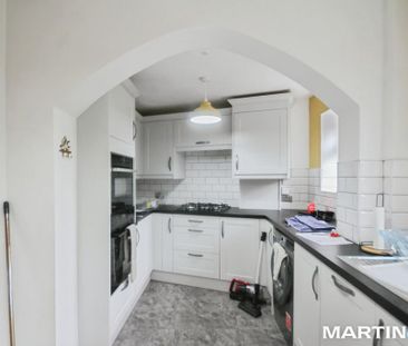 3 bedroom semi-detached house to rent - Photo 2