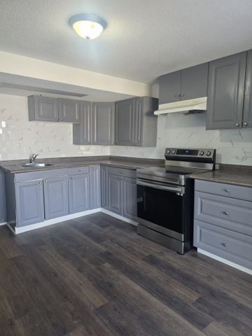 For Lease - 2113 Theoden Court, Pickering, Ontario - Photo 3