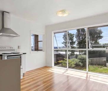 Brilliantly Located Home In Birkdale - Photo 3