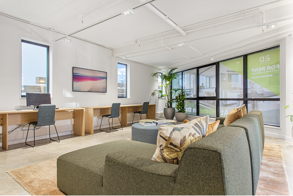 Modern 2 Bed x 2 Bath Sunny Apartment - Photo 1