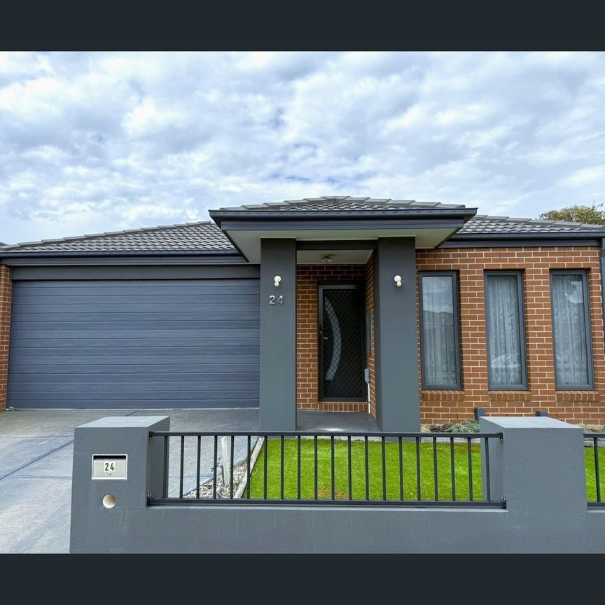 62 Gardenia Street, Pakenham, Vic 3810 - Photo 1