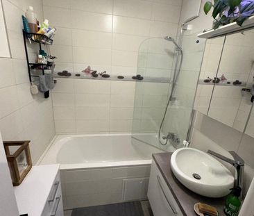 Wunderschöne 2 ZW, Zentral mit Stellplatz - Photo 1