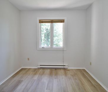 For Lease - 3691 Albion Road Unit# 52, Blossom Park - Airport and A... - Photo 6