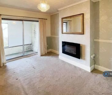 2 bedroom bungalow to rent - Photo 2