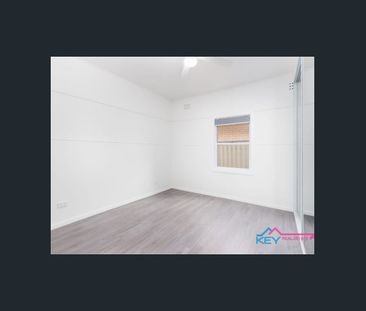 Conveniently Located - Photo 3