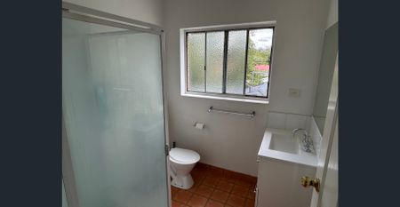 Comfort and Convenience in the Heart of Annerley - Photo 2