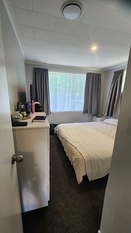 Fully renovated modern 2 bedroom unit - Photo 2