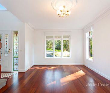 9 Piccadilly Close, Greensborough - Photo 2