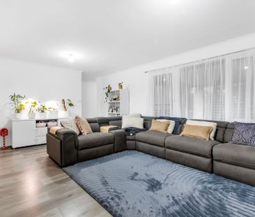 STYLISH AND UPDATED FAMILY HOME - Photo 1