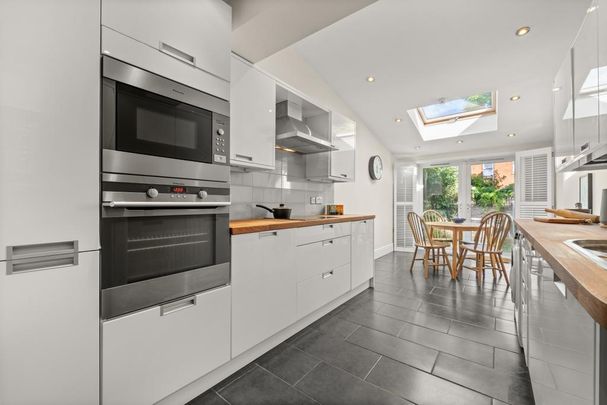 3 bedroom terraced house to rent - Photo 1