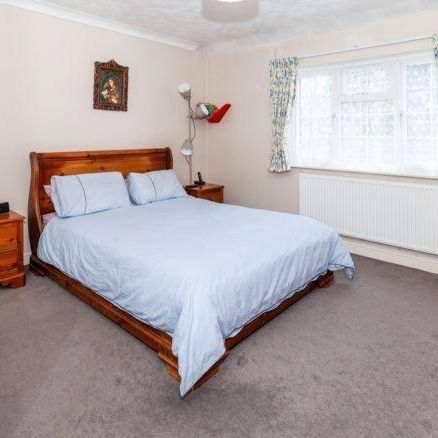 4 bedroom semi-detached house to rent - Photo 1