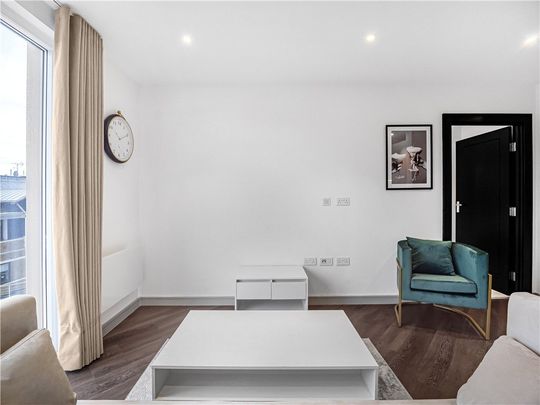 Eden Grove, Staines-upon-Thames, TW18 4ZU - Photo 1