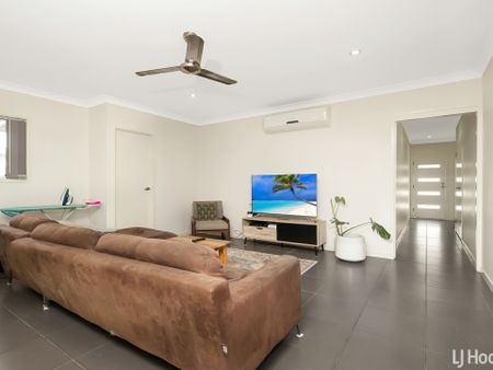 Modern Low-Set Home! - Photo 5