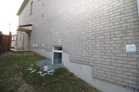 For Lease - 94 Bowline Vista N/A Unit# Lower, East Gwillimbury, Ontario - Photo 3