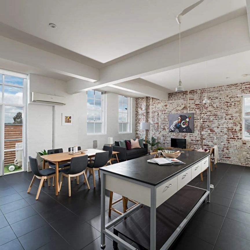 Stylish Two-Bedroom Retreat with Car Space in Prime Richmond Pocket! - Photo 1