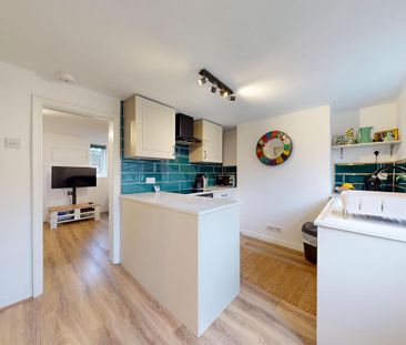 3 bedroom end of terrace house to rent - Photo 6