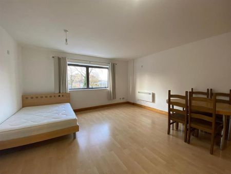 Studio to rent - Photo 2