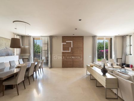 Stunning 6-bedrooom modern villa for rent on the seafront in Gava Mar - Photo 4