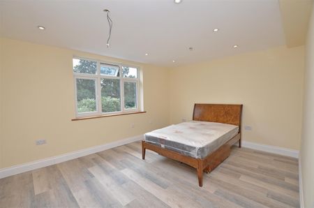 Burney Avenue, Surbiton, Surrey, KT5 - Photo 2
