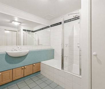 32/120 Sturt Street, Southbank, Vic 3006 - Photo 4