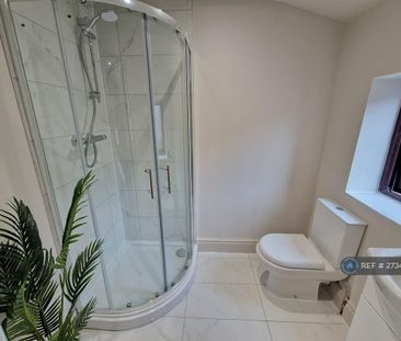 1 bedroom in a house share to rent - Photo 6