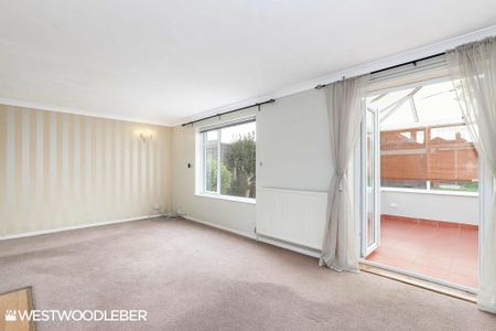 3 bedroom semi-detached house to rent - Photo 4