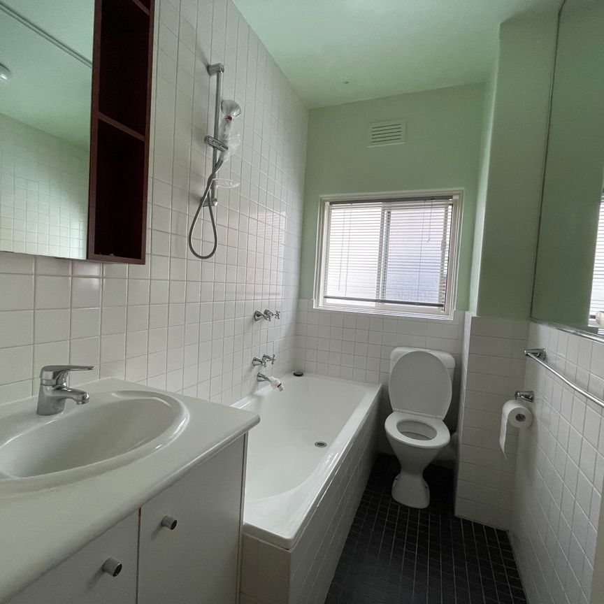 10/400 Barkly Street, Elwood VIC 3184 - Apartment For Rent | Domain - Photo 1