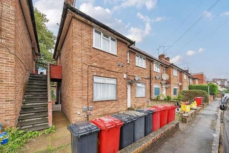 Slough, Berkshire, SL1 - Photo 5