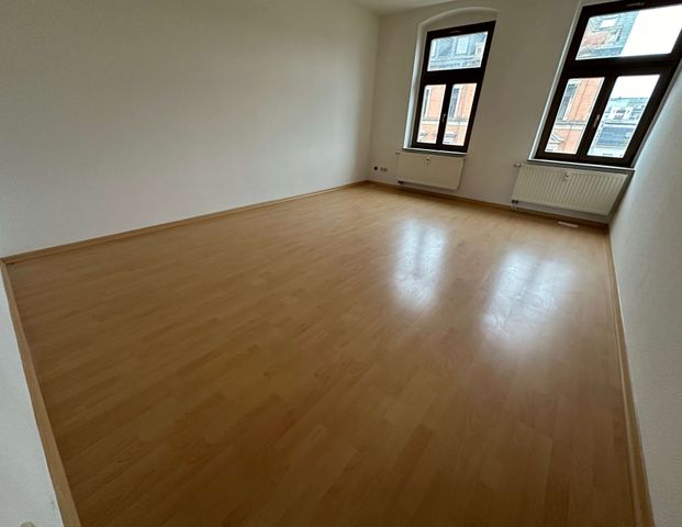 Balkon - 3.OG - WG-geeignet - nur Wohnzi. straßenseitig ausgerichtet** - Foto 1