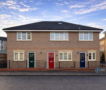 2 bedroom end of terrace house to rent - Photo 1