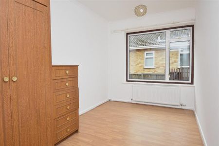 2 bedroom detached bungalow to rent - Photo 5
