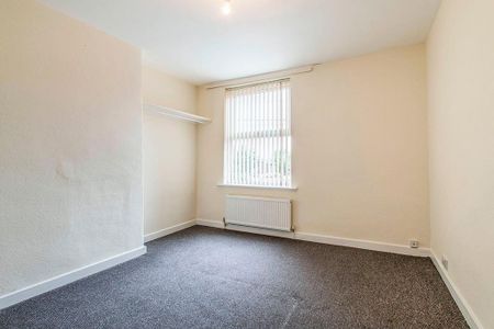 4 bedroom terraced house to rent - Photo 3