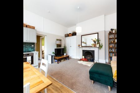 2 Bed Flat, Vernon Terrace, BN1 - Photo 2