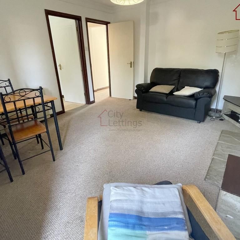 2 bedroom ground floor flat to rent - Photo 1