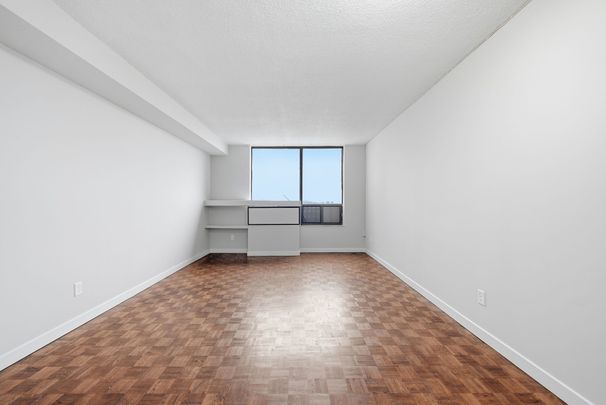 For Lease - 2350 Dundas Street Unit# 2004A, Toronto, Ontario - Photo 1