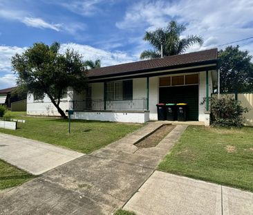 LOCATION LOCATION LOCATION! - Photo 2