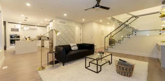 New Furnished Mission Upper Floor - RENTDAN - Photo 2