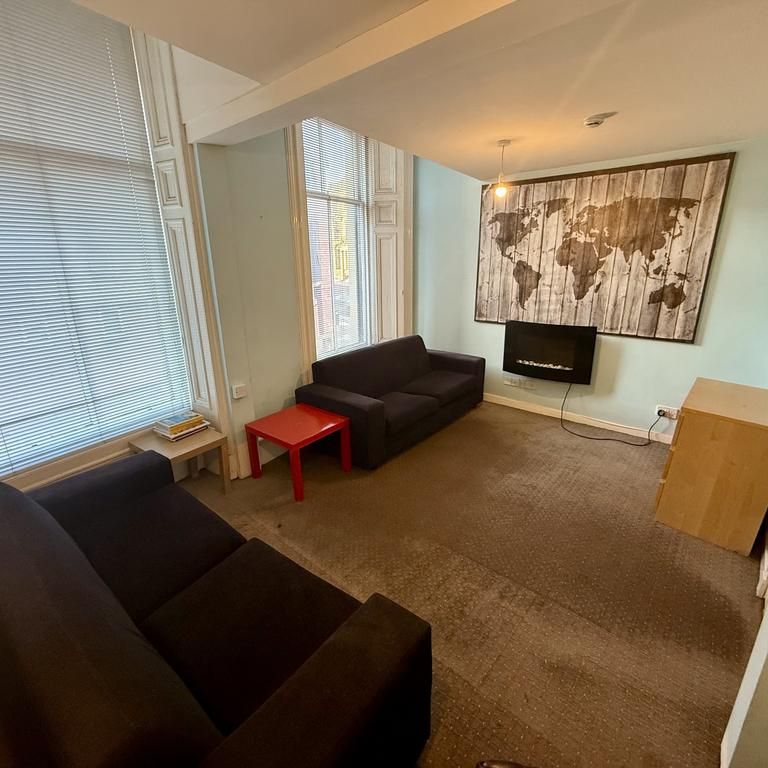 5 bedroom flat to rent - Photo 1