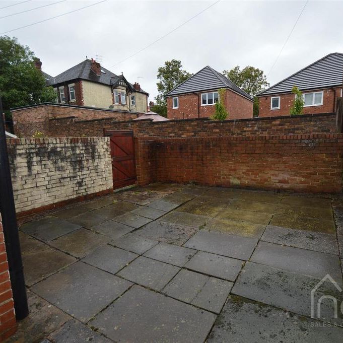 1 bedroom in a house share to rent - Photo 1