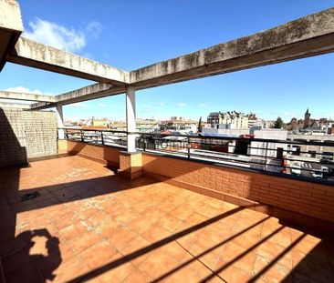 4 bedroom luxury penthouse for rent in Madrid, Autonomous Region of... - Photo 3