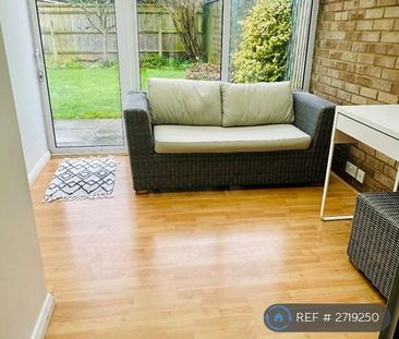 1 bedroom in a house share to rent - Photo 4