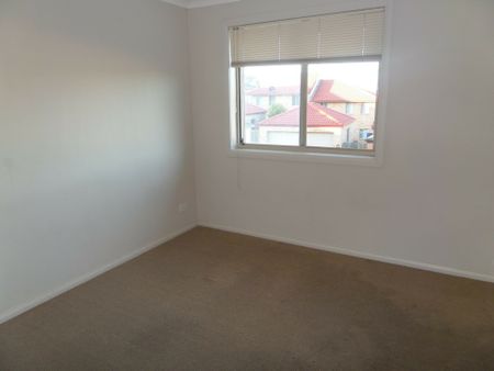 Modern townhouse! - Photo 2