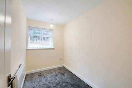 Roxby House, Derwent Crescent, Arnold, NG5 6TD - Photo 5